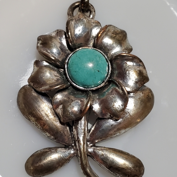 Jewelry - Vintage Large Silvertone Turquoise pendant